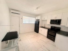 903 80th St, Miami Beach FL 33141
