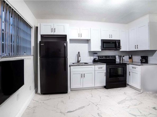 903 80th St, Miami Beach FL 33141