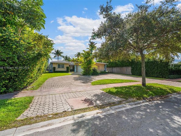 700 S Shore Dr, Miami Beach FL 33141