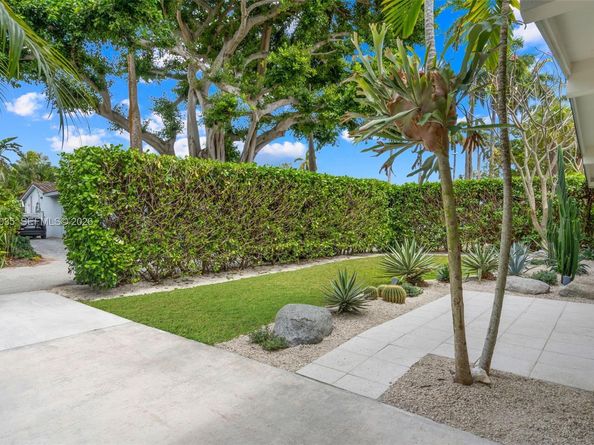 1040 NE 85th St, Miami FL 33138