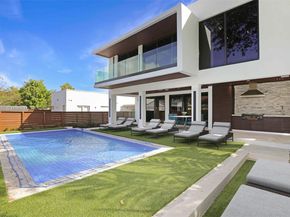330 SW 19th Rd, Miami FL 33129