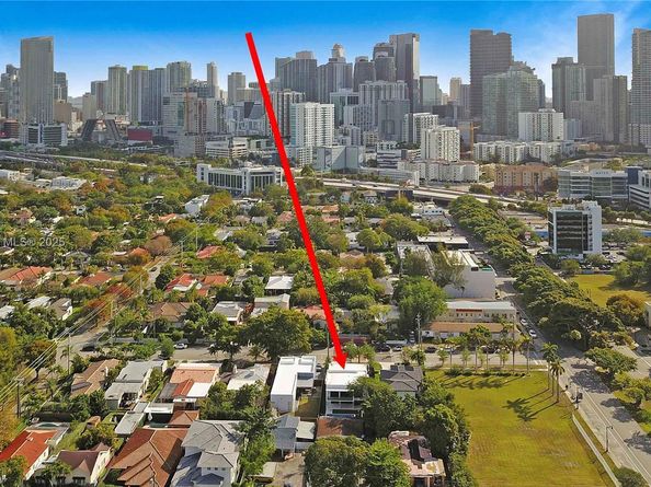330 SW 19th Rd, Miami FL 33129