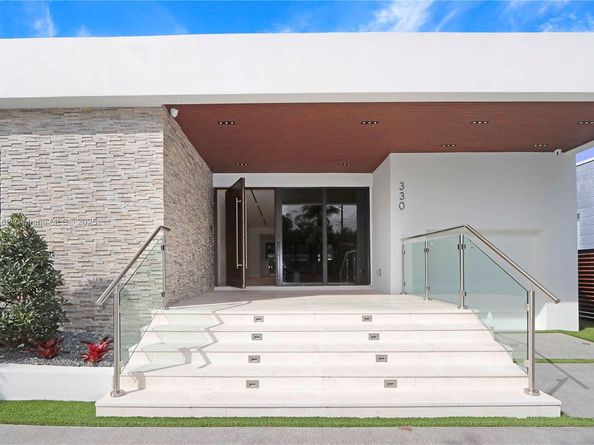 330 SW 19th Rd, Miami FL 33129
