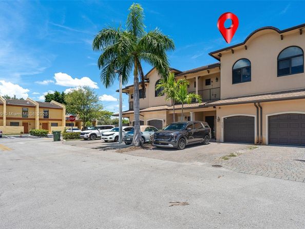 9265 NW 16th St, Pembroke Pines FL 33024