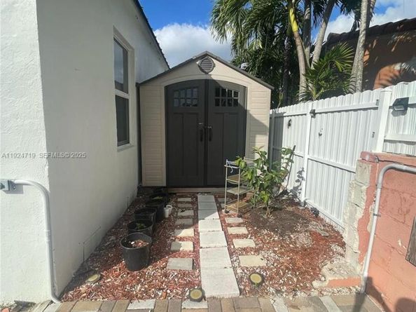 3718 NW 12th St, Miami FL 33126