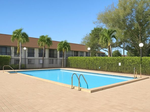 5771 Washington St H1, Hollywood FL 33023