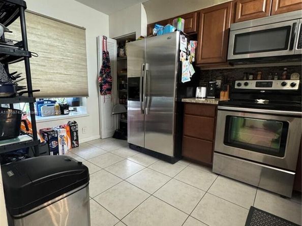 9170 NW 44th Ct, Sunrise FL 33351