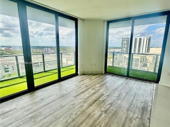 121 NE 34th St 1416, Miami FL 33137