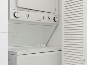 185 SW 7th St 2514, Miami FL 33130