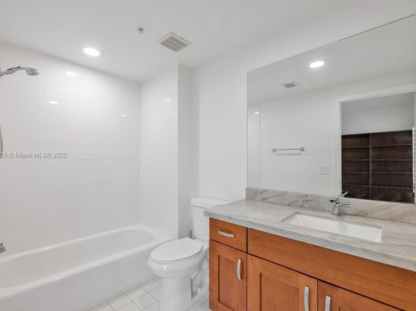 20 Calabria Ave 505, Coral Gables FL 33134