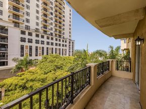 20 Calabria Ave 505, Coral Gables FL 33134