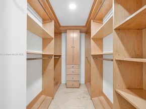 20 Calabria Ave 505, Coral Gables FL 33134