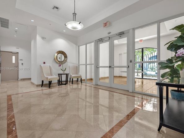 20 Calabria Ave 505, Coral Gables FL 33134