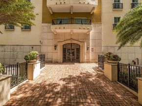20 Calabria Ave 505, Coral Gables FL 33134