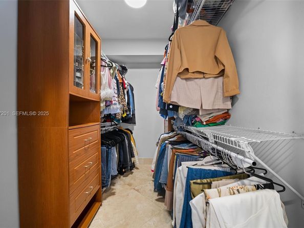 19900 E Country Club Dr 1112, Aventura FL 33180