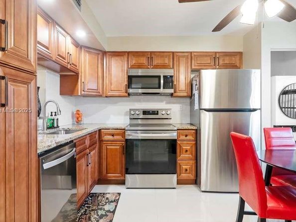 Undisclosed Address #A11902597, Pembroke Pines FL 33026