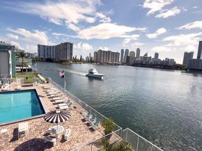 3923 NE 166th St N208, North Miami Beach FL 33160