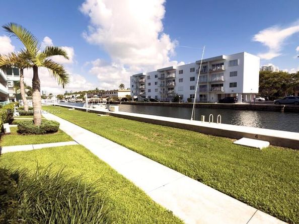 3923 NE 166th St N208, North Miami Beach FL 33160