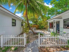 7625 NW 4th Ct, Miami FL 33150