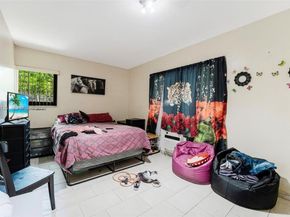 7625 NW 4th Ct, Miami FL 33150