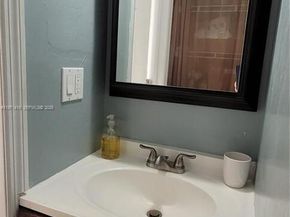 Undisclosed Address #A11971419, Davie FL 33314