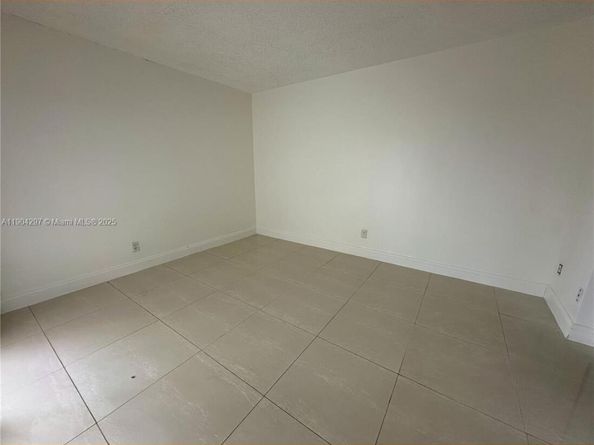 3396 Foxcroft Rd 305, Miramar FL 33025