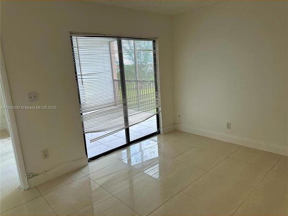 3396 Foxcroft Rd 305, Miramar FL 33025