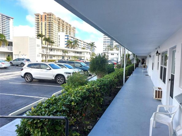 3131 S Ocean Dr 113, Hallandale Beach FL 33009