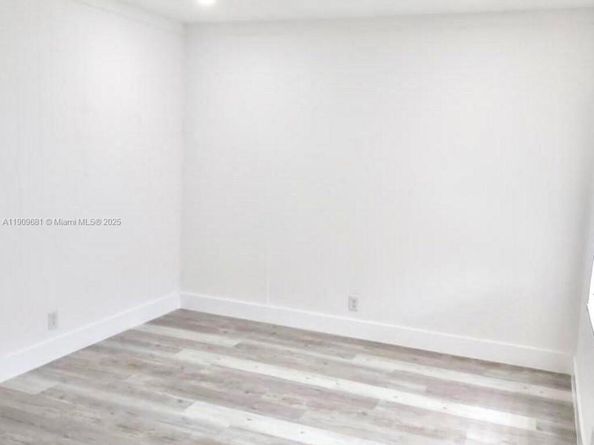 100 NW 43rd Pl, Miami FL 33126