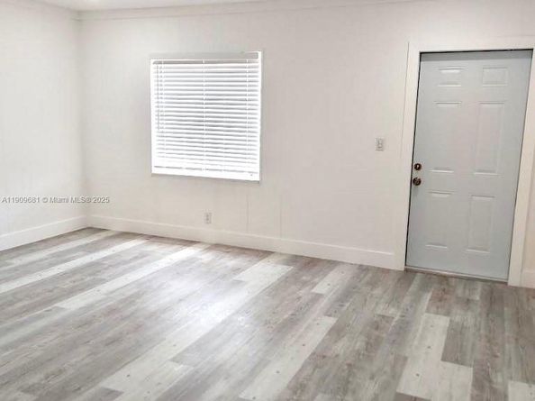 100 NW 43rd Pl, Miami FL 33126