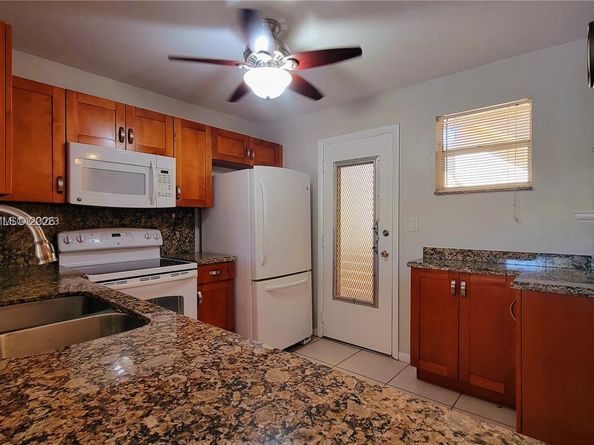 406 NW 68th Ave 304, Plantation FL 33317