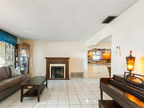 2201 NW 87th Ave, Pembroke Pines FL 33024