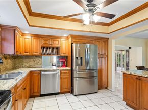 2201 NW 87th Ave, Pembroke Pines FL 33024