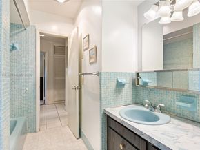 2201 NW 87th Ave, Pembroke Pines FL 33024