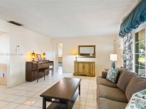 2201 NW 87th Ave, Pembroke Pines FL 33024