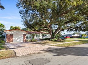 2201 NW 87th Ave, Pembroke Pines FL 33024