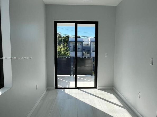 1531 SW 22 terrace, Miami FL 33145