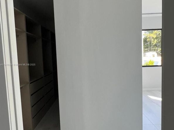 1531 SW 22 terrace, Miami FL 33145