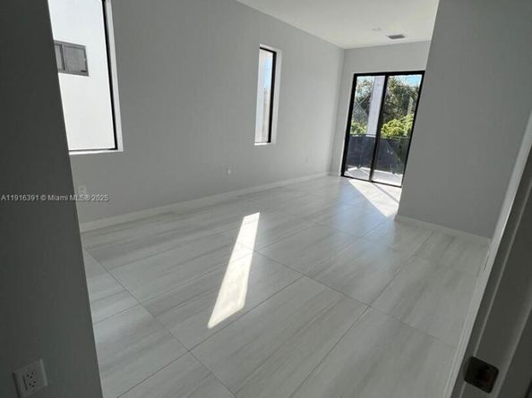 1531 SW 22 terrace, Miami FL 33145