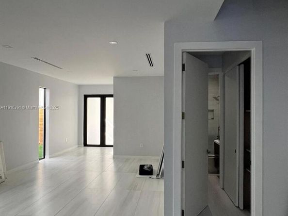 1531 SW 22 terrace, Miami FL 33145