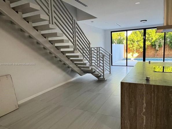 1531 SW 22 terrace, Miami FL 33145