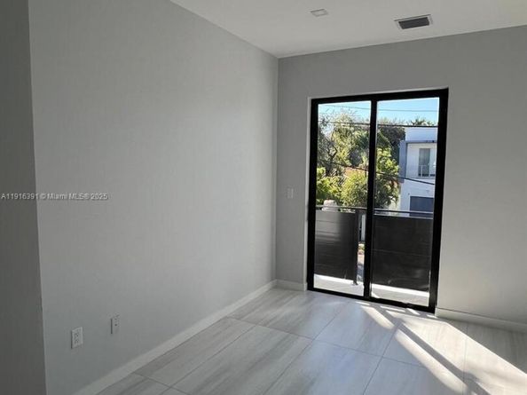 1531 SW 22 terrace, Miami FL 33145