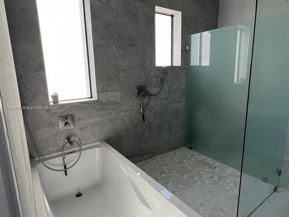 1531 SW 22 terrace, Miami FL 33145