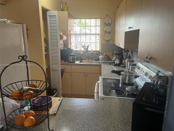 10851 SW 2nd St K304, Sweetwater FL 33174