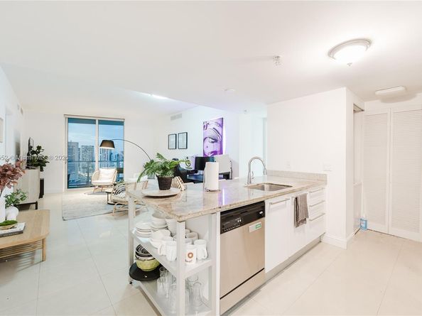 185 SW 7th St 3609, Miami FL 33130
