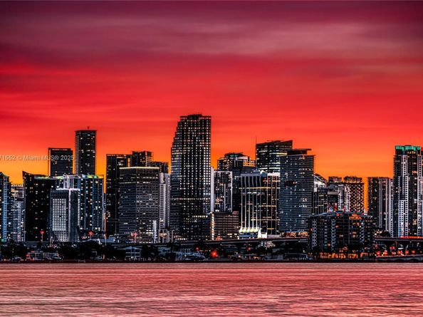 185 SW 7th St 3609, Miami FL 33130