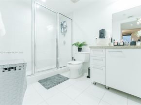 185 SW 7th St 3609, Miami FL 33130
