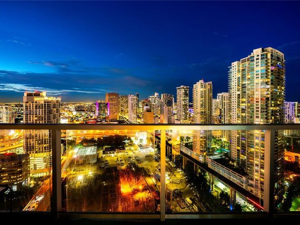 185 SW 7th St 3609, Miami FL 33130
