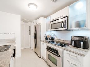 185 SW 7th St 3609, Miami FL 33130
