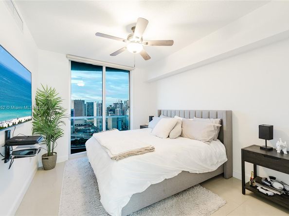 185 SW 7th St 3609, Miami FL 33130